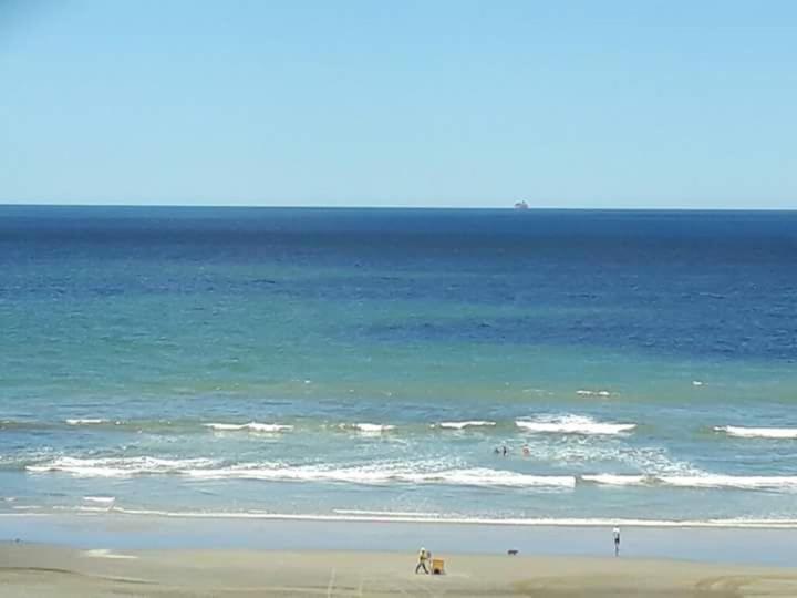 Frente Mar Piscina Churrasqueira Wifi Garagem Portaria 24Hs Lägenhet Solemar Exteriör bild